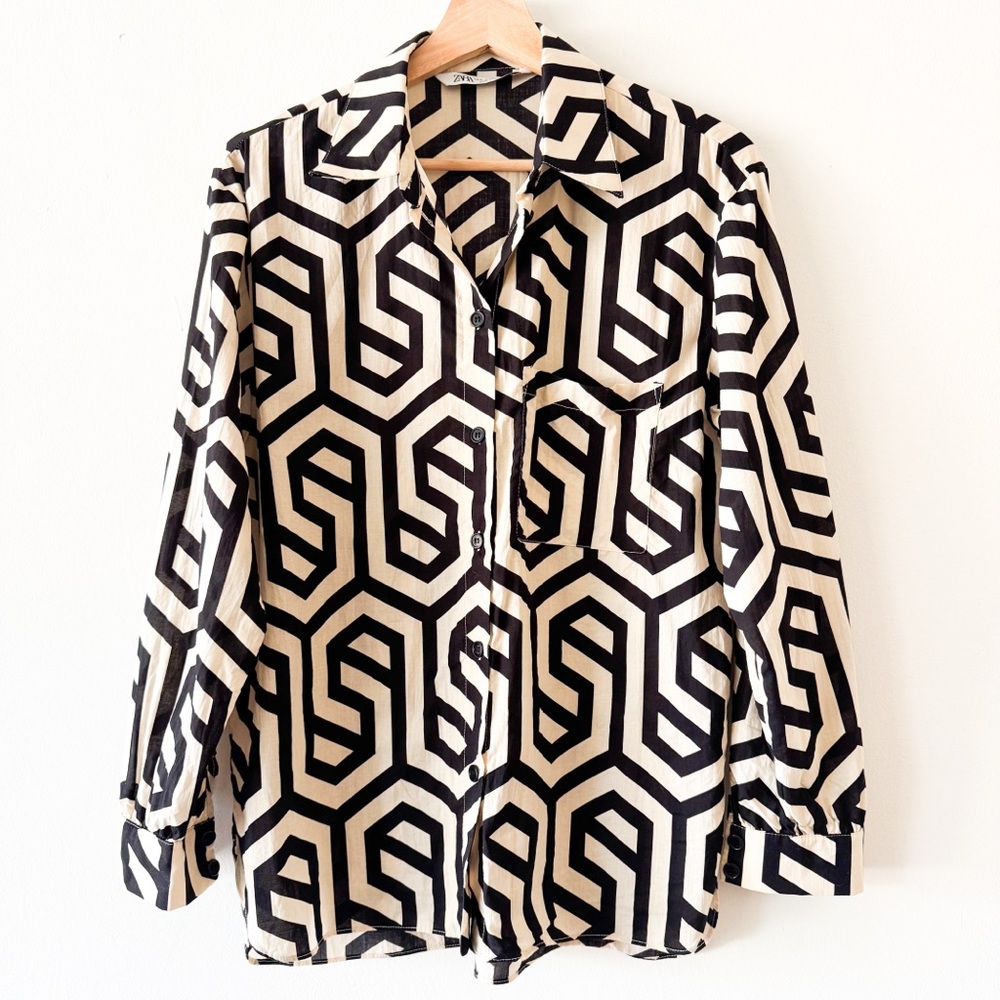 Zara Black and‎ Cream Geometric Shirt Size Small